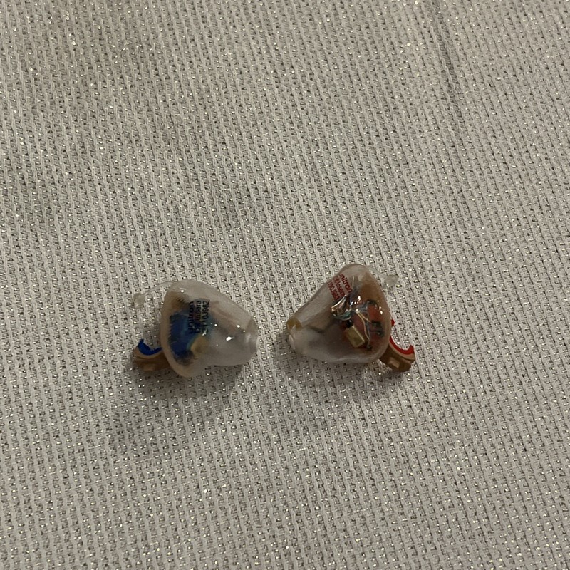 Unitron DX Insera ITE Left/Right Hearing Aids + Cases & Manual gallery