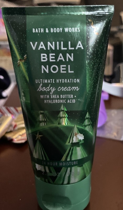 Bath & Body Works VANILLA BEAN NOEL Body Cream 2.5 oz / 70 g – TRAVEL SIZE