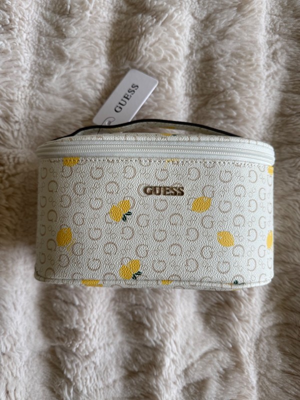 NWT Guess Nelly Travel Cosmetic Makeup Bag Vanity Case Lemon Print White Cocoa