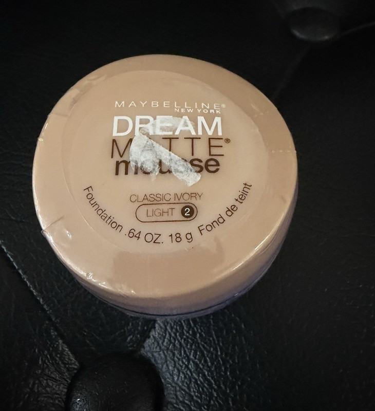Maybelline Dream Matte Mousse Classic Ivory Light 2 Foundation New Sealed