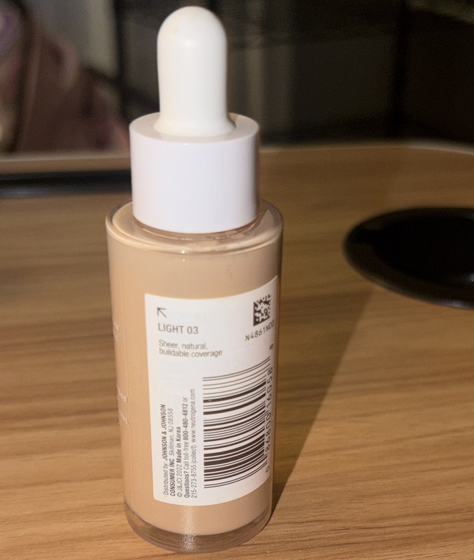 Neutrogena Sensitive Skin Serum Foundation Light 03 Buildable Natural 1 oz