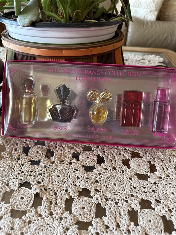 Deluxe Fragrance Collection For Women 5 Fragrances 9 FL OZ IN PACKAGE NEW