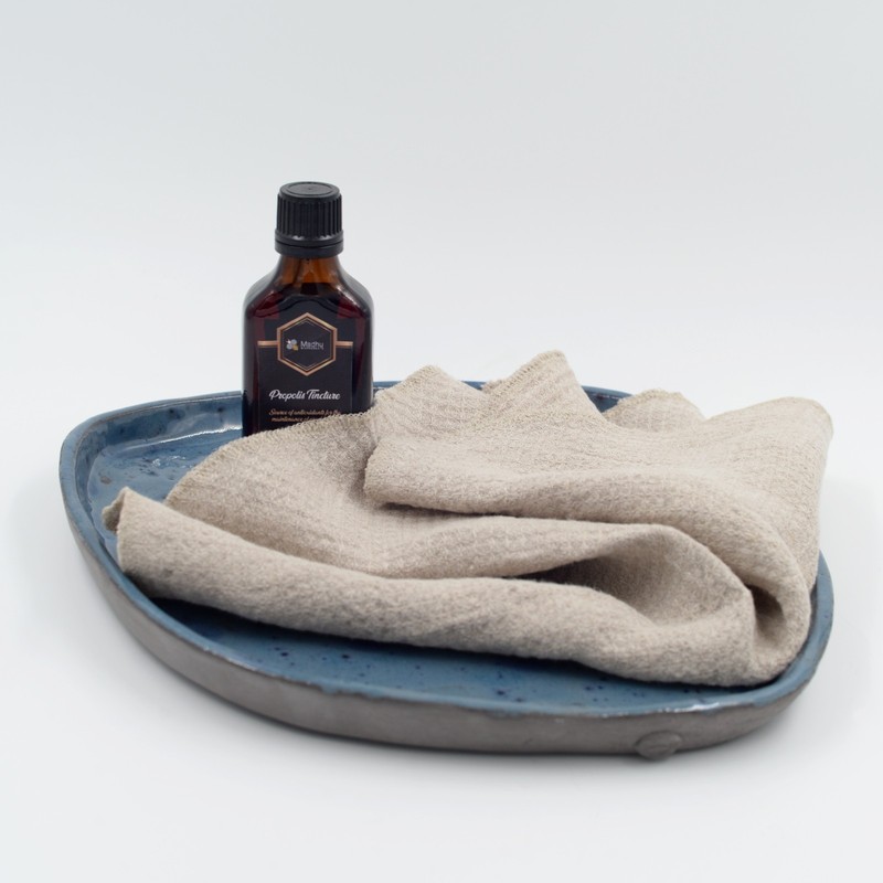 Raw Bee Propolis Tincture with Handmade Linen Wrap - 50 ml (1.6 fl oz) gallery