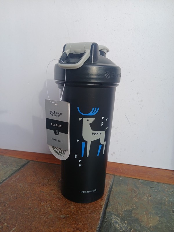BlenderBottle Classic V2 28oz Shaker Special Edition Stag Deer NWT BPA Free
