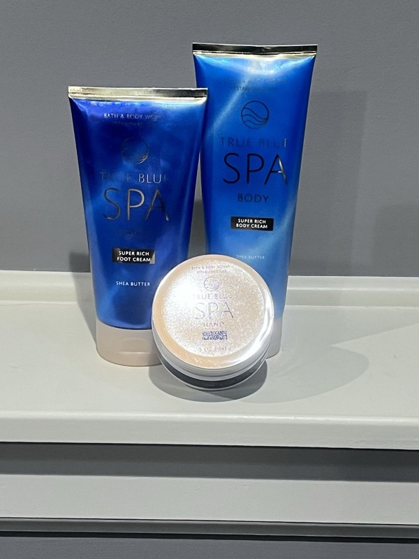 Bath & Body Works True Blue Spa Body Cream, Foot Cream and Hand Scrub Manicure