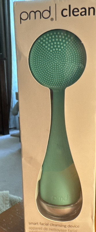 (NEW in box) PMD Clean Smart Facial Cleansing Device – Teal