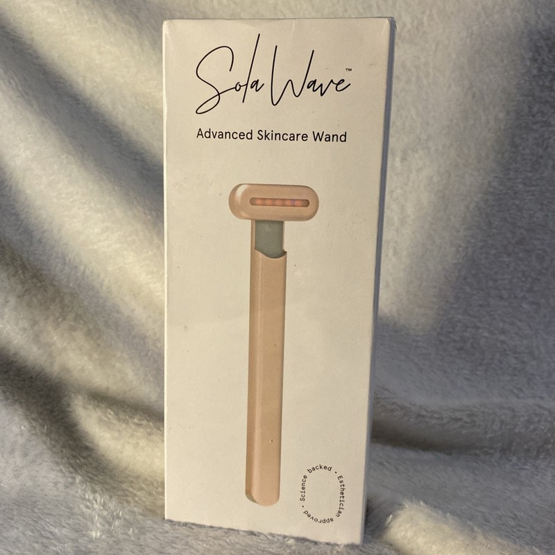Solawave Advanced Skincare Wand Red Light Therapy ROSEGOLD