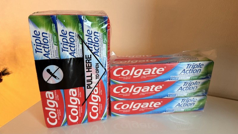 12 Pack Colgate Triple Action Toothpaste 2.5oz| Anticavity Fresh Mint gallery