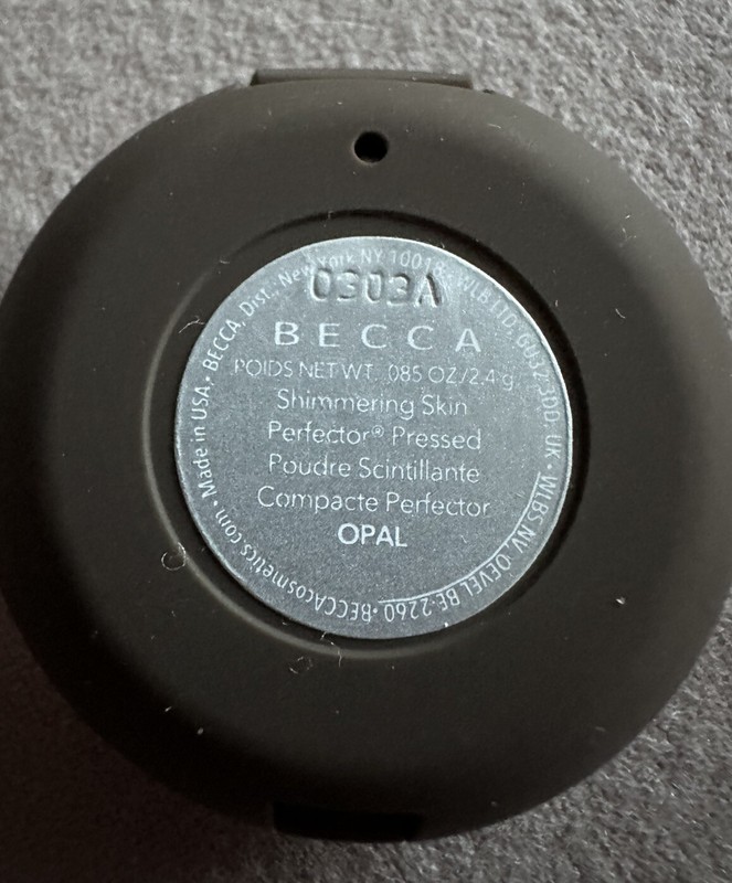 BECCA Shimmering Skin Compact Perfector Highlight Opal 2.4g Mini Size gallery