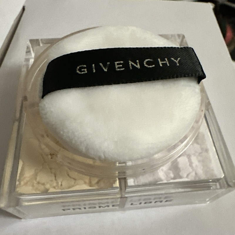 Givenchy Prisme Libre 02 Satin Blanc 4x1g. Travel Size Sealed Original Formula gallery