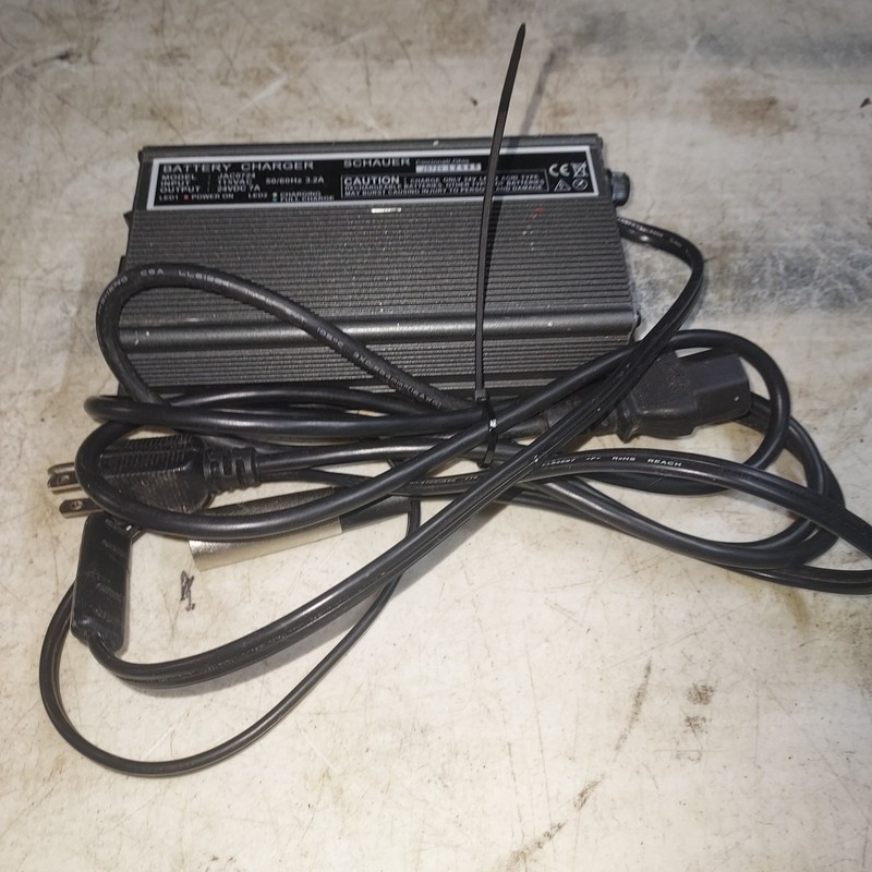 Schauer Wheelchair Battery Charger JAC0724XL-2 24VDC Output 7AMP Input 50/60Hz