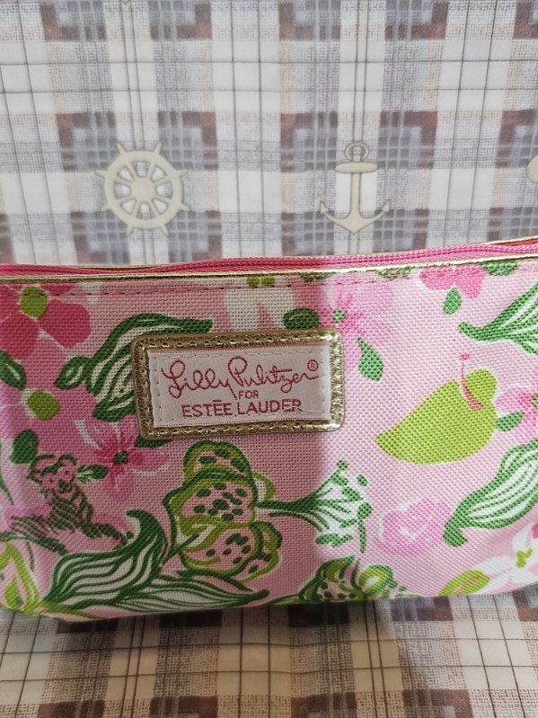 Lilly Pulitzer for Estee Lauder Pink Makeup Cosmetics Travel Case Bag NWOT gallery