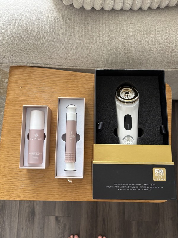 AVOLOGI ENEO Totale Anti-Aging Device + AVINICHI Serum & Wrinkle Solution
