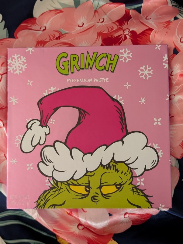 ALL NEW THE GRINCH Christmas Holiday 20 Shade Pop Up Eyeshadow Palette