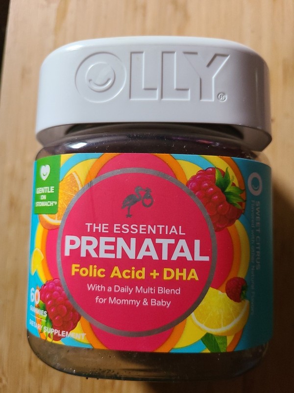 ✅️OLLY The Essential Prenatal Folic Acid + DHA – 60 Gummies Exp Oct 2026