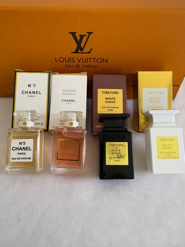 Lot of 4 Assorted Women’s Mini Perfume Travel Size 7.5ml Brand New Sealed