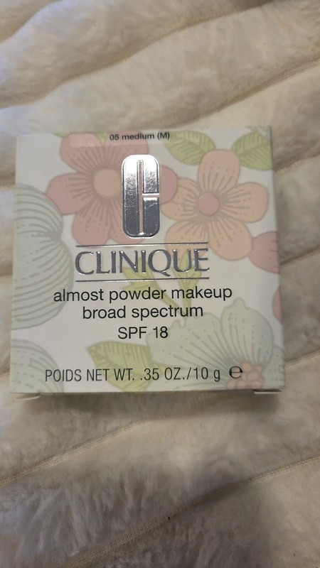 Clinique Almost Powder Makeup SPF 18 ~ 05 Medium (M)~ 10g /3.5oz~ NEW IN BOX