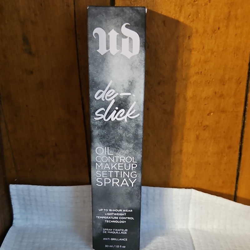 Urban Decay De-Slick Oil Control Setting Spray Matte Long Lasting 1.0 fl oz