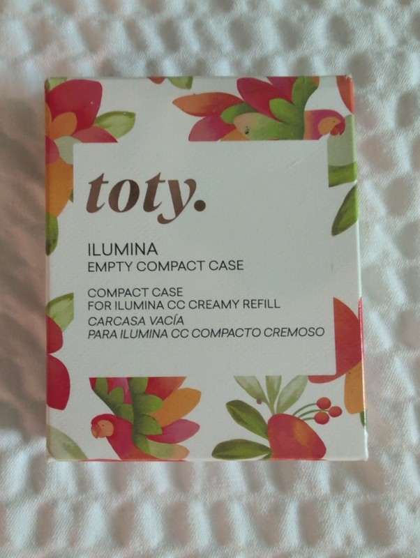 toty. Ilumina CC Creamy Compact Refill Silky-Smooth ( 2C) .35 oz + Compact case