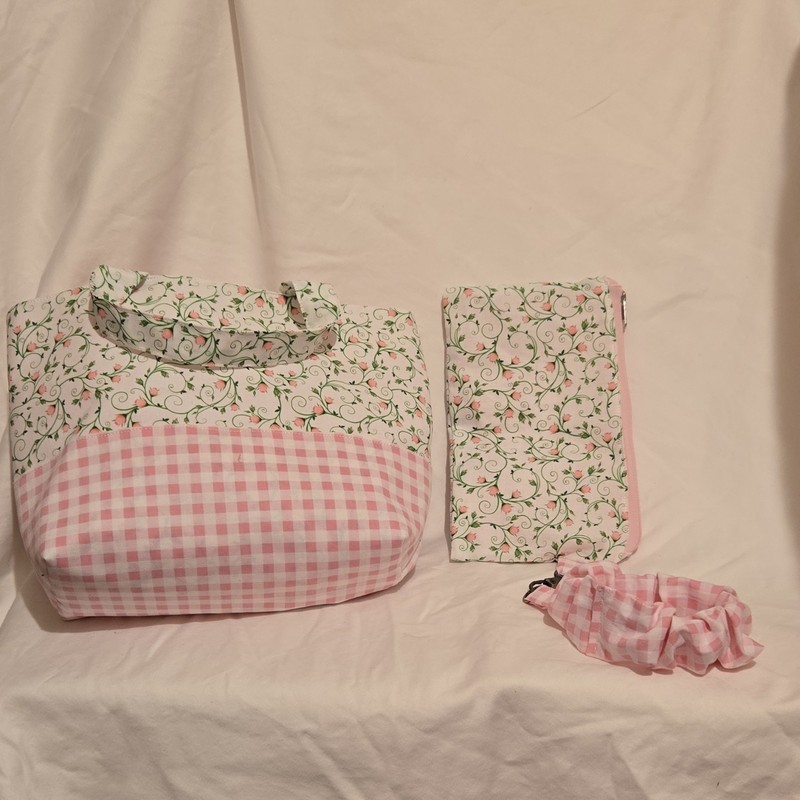 Pink Floral Fabric Makeup Bag Set 8×8 x 4 in scrunchie key chain pouch 8×5