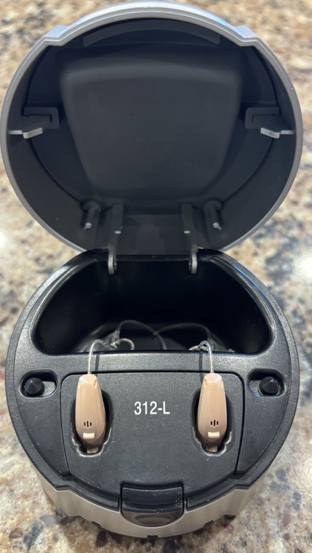 Miracle-Ear Beige BTE Hearing Aids Pair, Model ME5AQ0 RIC P 312 w/ Case