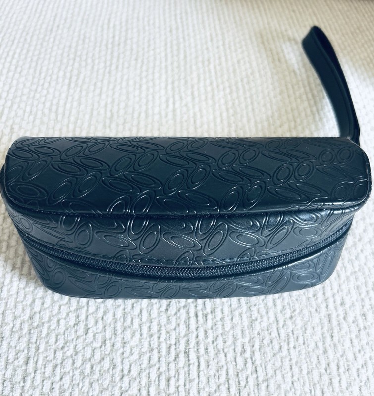 Oakley Soft Shell Zipper Sunglasses Case