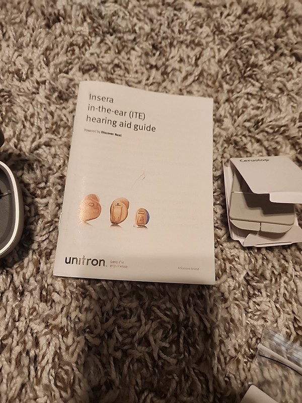 Unitron DX Insera ITE in the ear left and right one pair Free Ship gallery